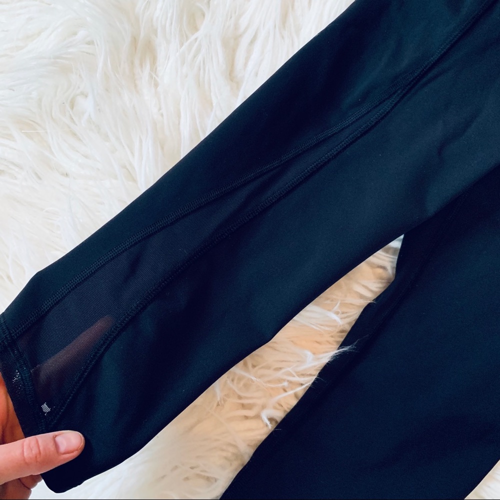 ♻️✌🏻sold✌🏻♻️ULULEMON speed tight capris - Picture 5 of 8